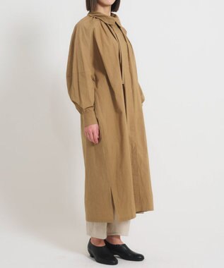 muuc 〈多彩な着方が叶う〉〈衿立て＆衿折り〉〈遠州織物の工場で織られた上質なコットン生地〉リボン紐付き多様衿 シャツワンピース ベージュ