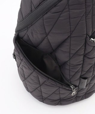 Y'SACCS バイアスキルトリュック ブラック