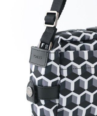 Y'SACCS キュービックモノグラム　スクエアショルダー ブラック