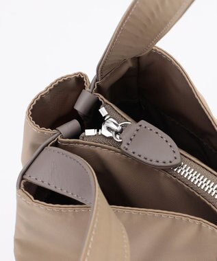 Y'SACCS スクエアすっきりトート Mサイズ ベージュ