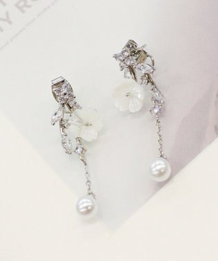 Tiaclasse 【金属アレルギー対応】 シアーフラワードロップピアス シルバー