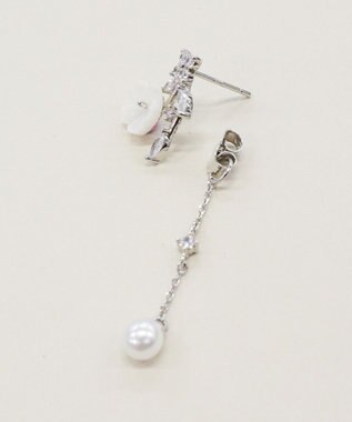 Tiaclasse 【金属アレルギー対応】 シアーフラワードロップピアス シルバー