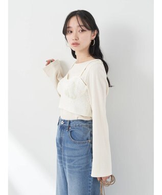 earth music&ecology エンボスフラワービスチェ Ivory