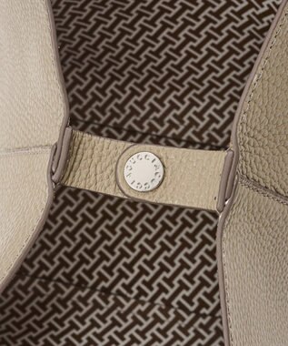 IACUCCI オペラ S CERVO/STAMPA INTERNA サンドベージュ