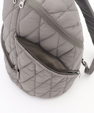 Y'SACCS バイアスキルトリュック グレージュ