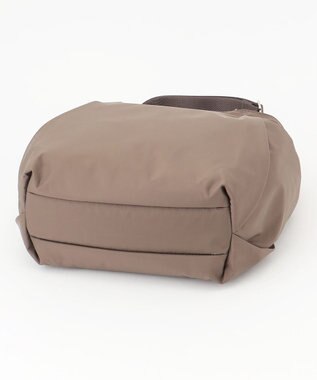 Y'SACCS 【ナイロンタフタ】トラベルショルダー ベージュ系その他