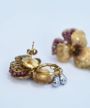 monshiro 【パール】ビオラ ピアス（レッド） ゴールド