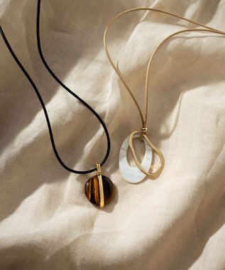 23区 シェルリング ネックレス ホワイト系