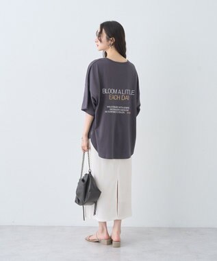 earth music&ecology ドルマンバックプリントＴｅｅ Charcoal Gray