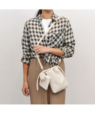 UNBILLION cachecache バンジーコード巾着スマホショルダー アイボリー