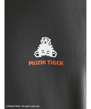 Green Parks ムジークタイガー／バックプリントＴシャツ Charcoal Gray