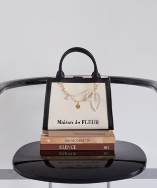 Maison de FLEUR チャーム付きスクエア2Wayバッグ