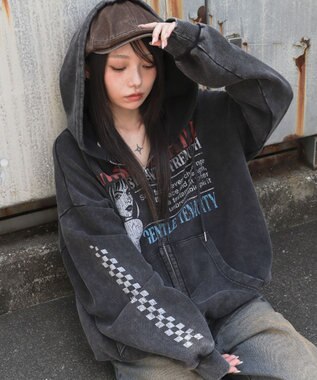  【ユニセックス着用ITEM/MLサイズ展開】パウダーブリーチグラフィックZIPパーカー