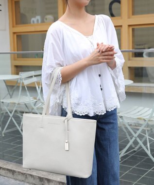 style code 【MERCURYDUO/マーキュリーデュオ】レニス　チャーム付きシンプルラージトートバッグ アイボリー