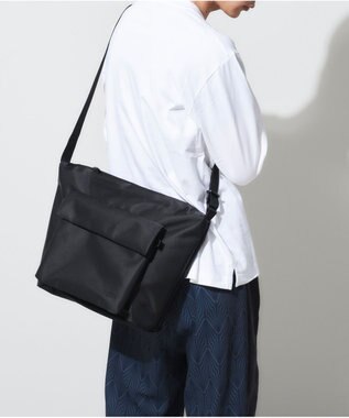 Y'SACCS 【DRY Pack】防水フラップスクエアショルダー ブラック