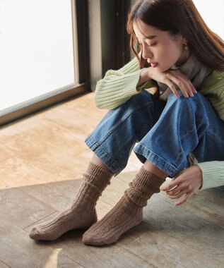 Tiaclasse ケーブル柄編みソックス ベージュ