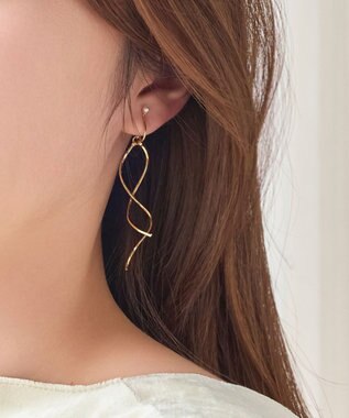 Phoebe ロングツイストメタルパールクリップイヤリング