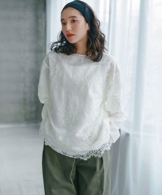 23区 サテンレースキャミソール アイボリー系