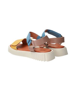 INTER-CHAUSSURES 【Wikers】ソフトスクエアトウ厚底サンダル イエローコンビ