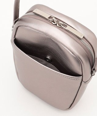 LA BAGAGERIE ランダムプリーツショルダーバッグ タテ ガンメタリック