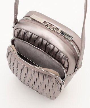 LA BAGAGERIE ランダムプリーツショルダーバッグ タテ ガンメタリック