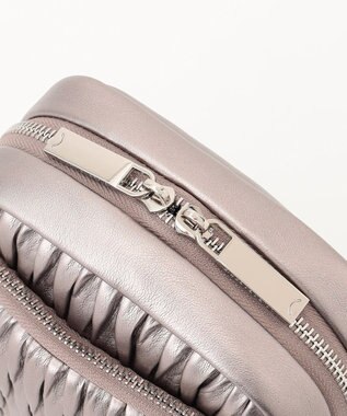 LA BAGAGERIE ランダムプリーツショルダーバッグ タテ ガンメタリック