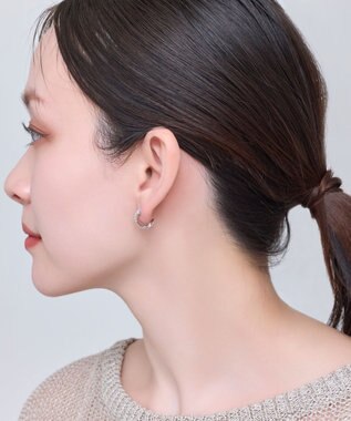 Phoebe 【金属アレルギー対応】マーガレットフラワーフープピアス　シルバー シルバー