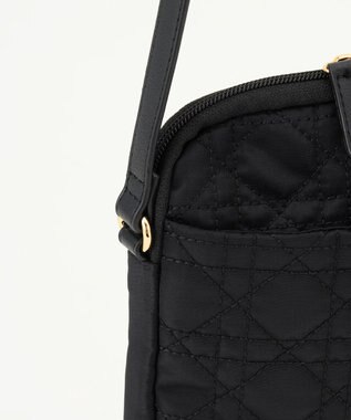 LA BAGAGERIE グリッドキルティングショルダー ブラック