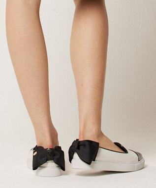 TOCCA BACK RIBBON SLIPON スニーカー ホワイト系