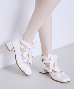 Maison de FLEUR レースアップサテンパンプス