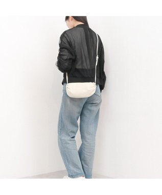 UNBILLION カシュカシュ cachecache / ギョウザ型ミニショルダー アイボリー