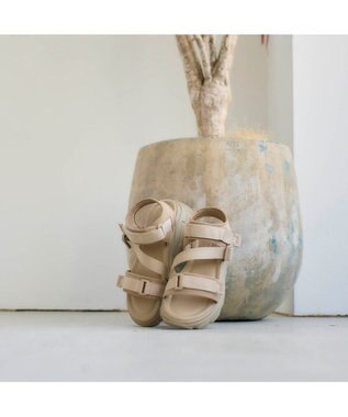 MODE ET JACOMO <noyau>トリプルベルクロ厚底スポーツサンダル ベージュ