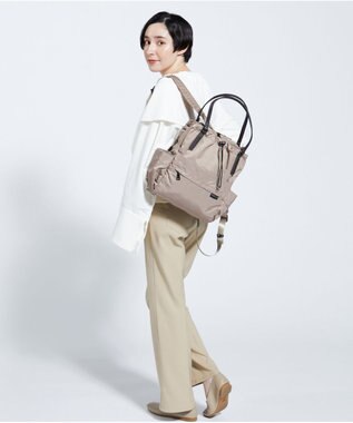 Y'SACCS 【Y’SACCS vous et】ポーチ付き4WAYリュック ベージュ