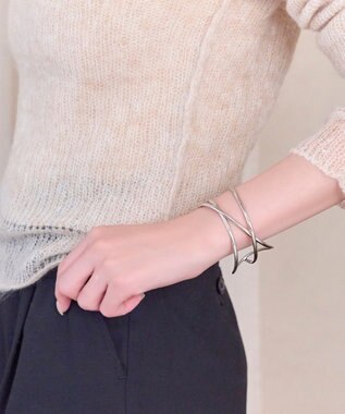 Phoebe ニュアンスラインワイドカフバングル シルバー シルバー