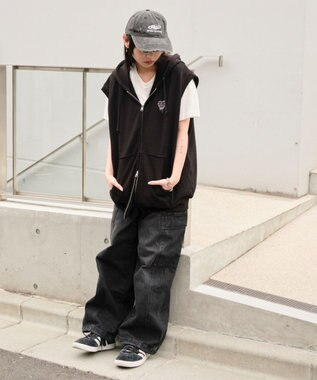 WEGO 【ユニセックス着用ITEM/MLサイズ展開】ワンポイントノースリジップパーカー ブラック