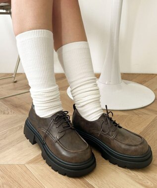 レースアップシューズ