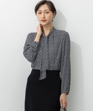 【洗える】モダンジオメトリックプリント ブラウス