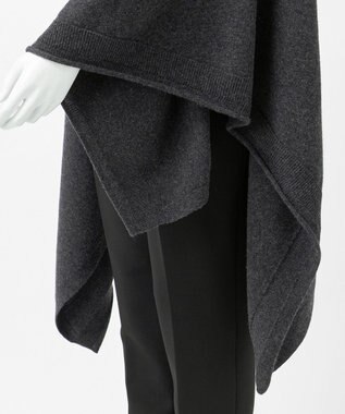 23区 【R(アール)】マイクロンメリノウール ニットケープ チャコールグレー系