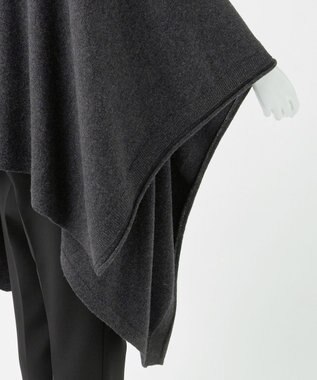 23区 【R(アール)】マイクロンメリノウール ニットケープ チャコールグレー系