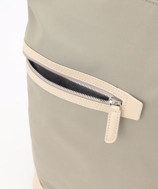 Y'SACCS アシメファスナーポケットリュック ライトグリーン