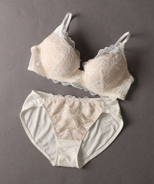 Wing ブラジャー 立体感のあるバストをメイク ふっくらデコルテ きれいな谷間 ブラのズレ・浮きを軽減 【ハイライトブラ】 ブラ CB4000 ウイング／ワコール アイボリー