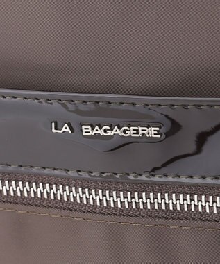 LA BAGAGERIE エナメルアクセントリュックサック グレー