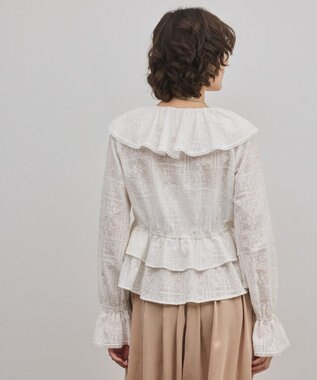 GRACE CONTINENTAL エンブロイダリーフリルブラウス ホワイト