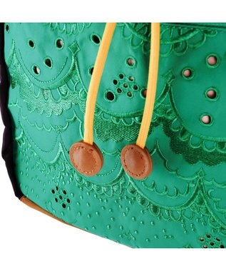 tsumori chisato CARRY スカラップレース ショルダーバッグ 【おしゃれな刺繍＆スポーティーな雰囲気をミックス】 グリーン