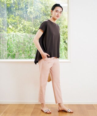 UNFILO 【シワになりにくい】BEAUTY FORM バックフレアTシャツ ブラウン