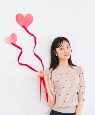 Feroux 【洗える】ハーフスリーブ ハート刺繍 ニット ピンク系