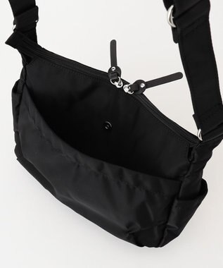 Y'SACCS トリプルポケットベーシックショルダー ブラック