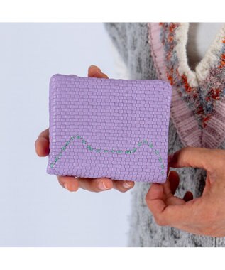 tsumori chisato CARRY エンボスメッシュ 2つ折り財布 スリムタイプ 猫ステッチ ラベンダー
