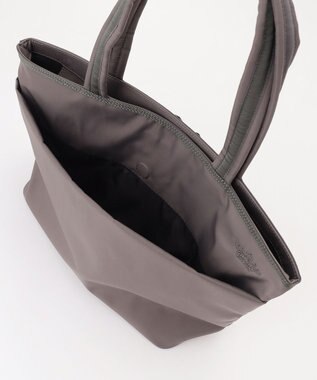 TOCCA 【WEB＆一部店舗限定】【A4サイズ対応・サスティナブル素材】T-INCONTRO TOTE L トートバッグ L グレージュ系