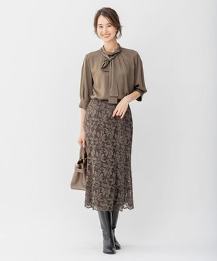 自由区 【洗える/UVケア/吸放湿性】シルクストレッチ ハイネックブラウス カーキ系